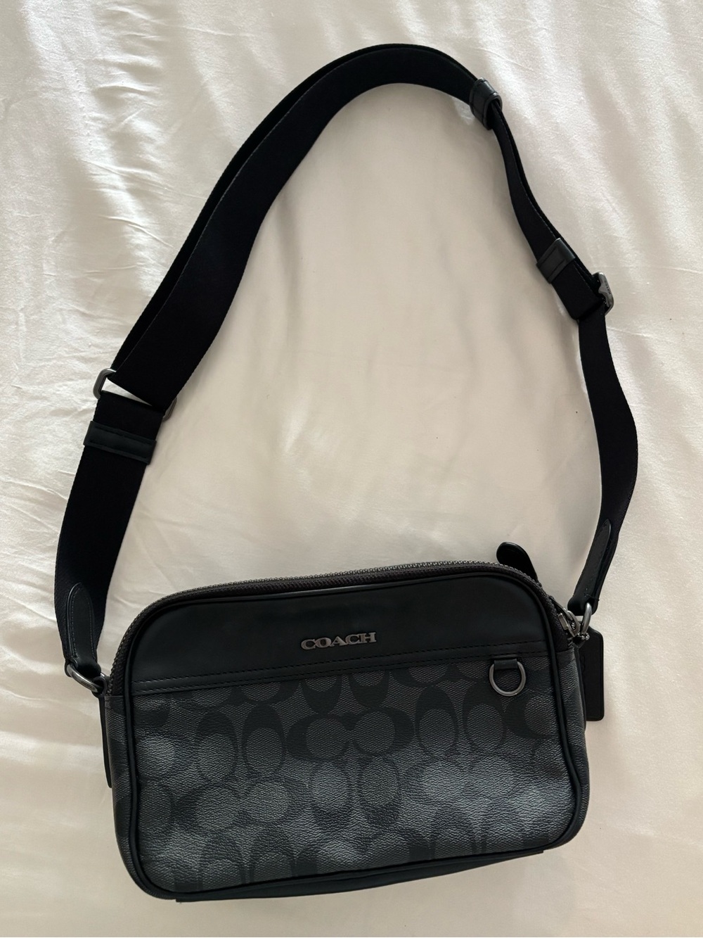 Coach Men’s Signature Crossbody Bag | Excellent Condition